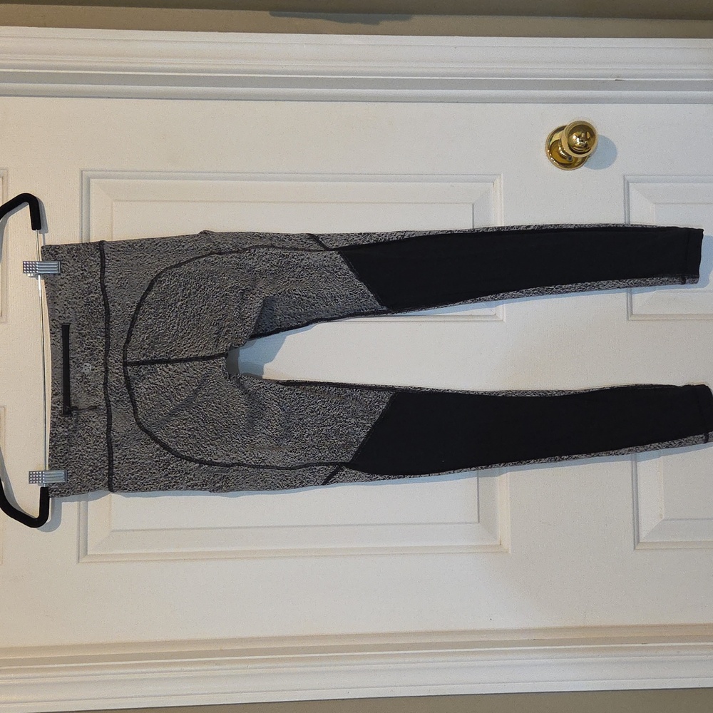 Lululemon Speed Tight V - Picture 6 of 10